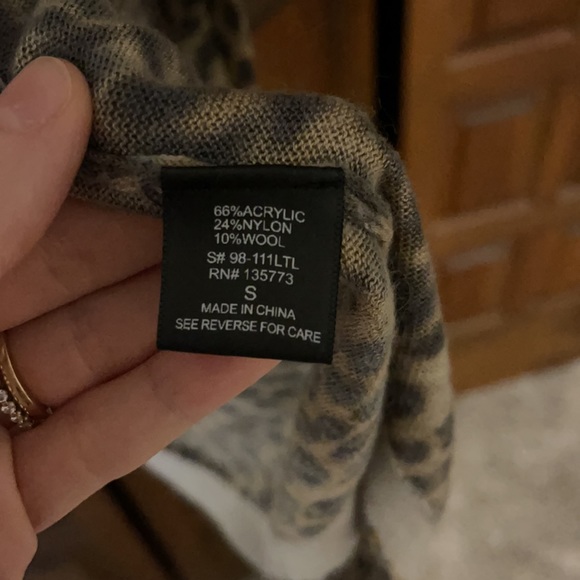 Vici lightweight Leopard Print Cardigan Small - Picture 9 of 9